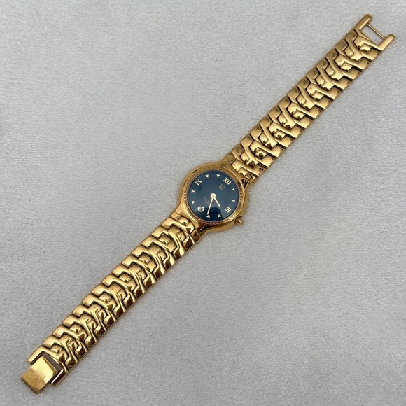 AUTHENTIC VINTAGE GIVENCHY GOLD WATCH - Picture 3 of 7